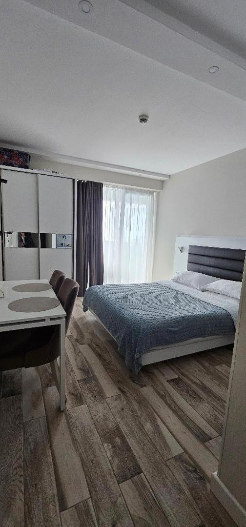 Batumi Sea Side Apartment Экстерьер фото